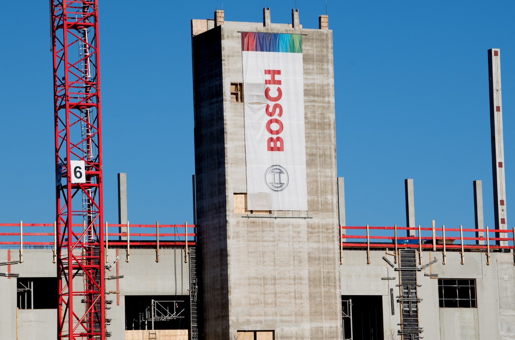 Bosch търси купувач за два от заводите си в Русия