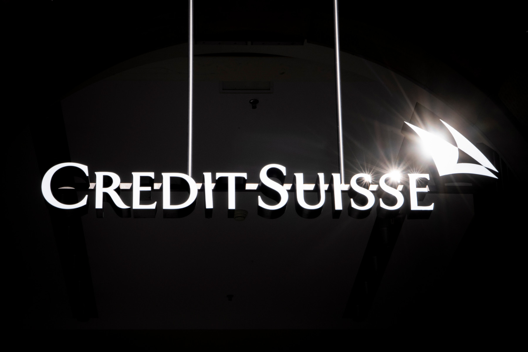 Съдят Credit Suisse за пране на пари от българската наркомафия, водена от бивш борец