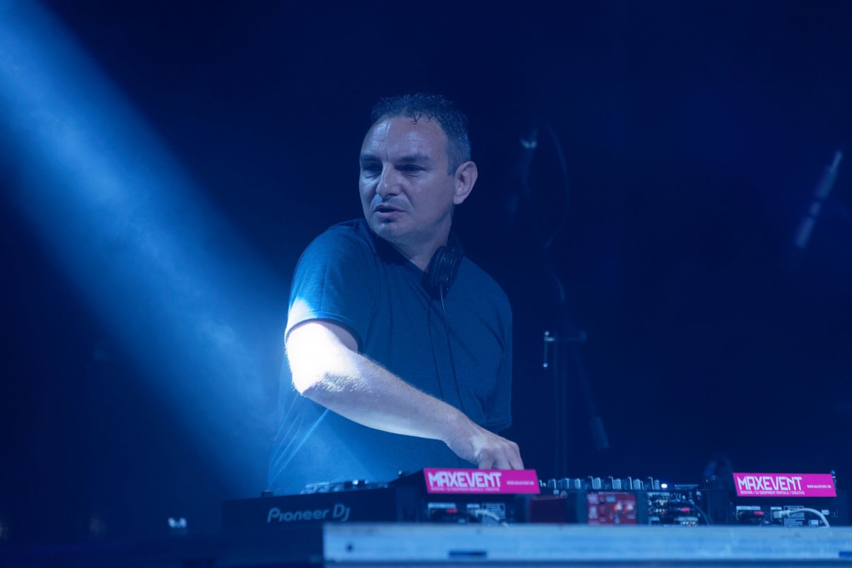 Сензацията Fabrizio Parisi отново покани българи за новото си парче