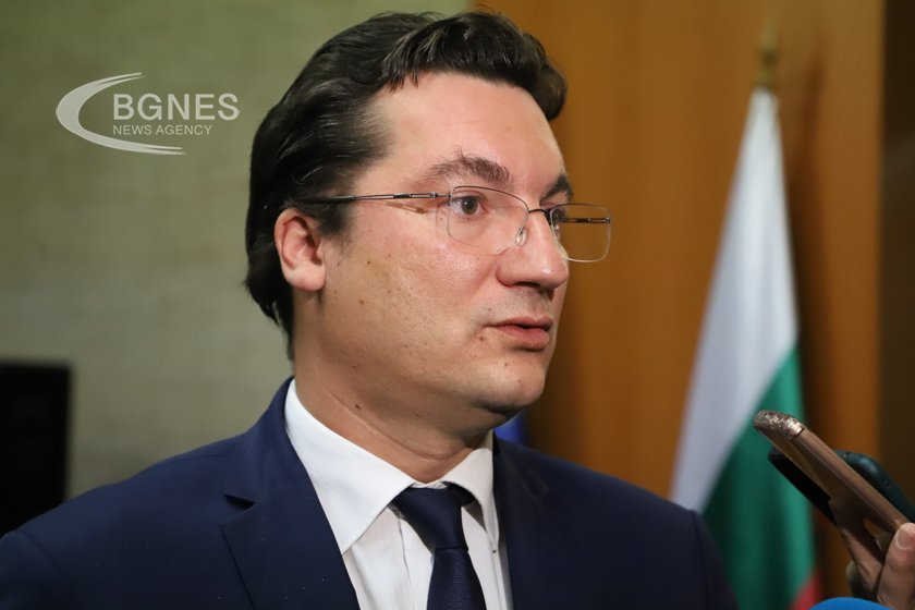 Зарков: Мария Габриел се присъедини към протестиращите през 2020 г. за оставката на Гешев