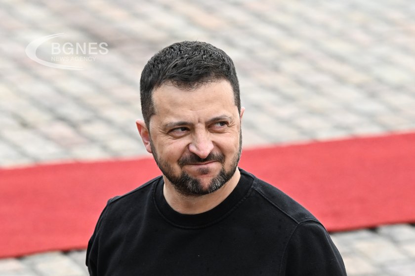Зеленски е поискал още оръжия от България