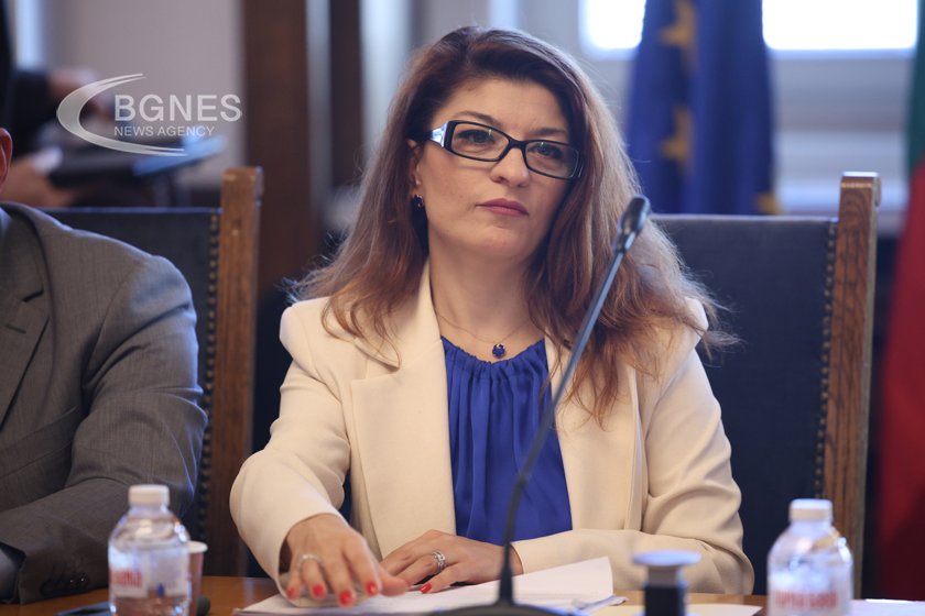 Атанасова за отпадането на мониторинг на България: Още една причина да влезем в Шенген