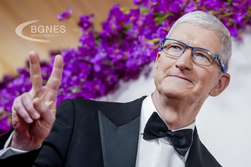Изпълнителният директор на Apple на посещение в Китай