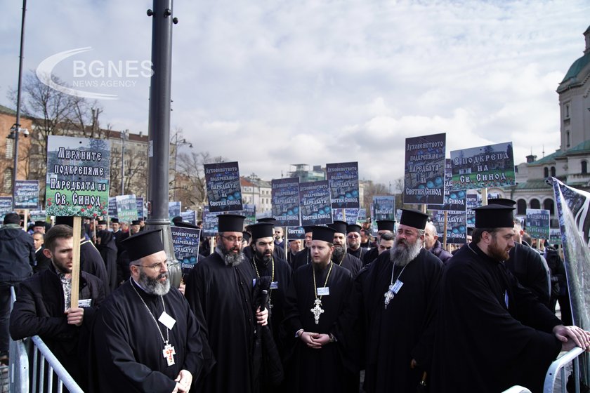 Протест пред Светия Синод заради избора на нов митрополит на Сливен