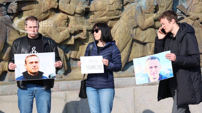 Бдение в памет за Навални в Бургас