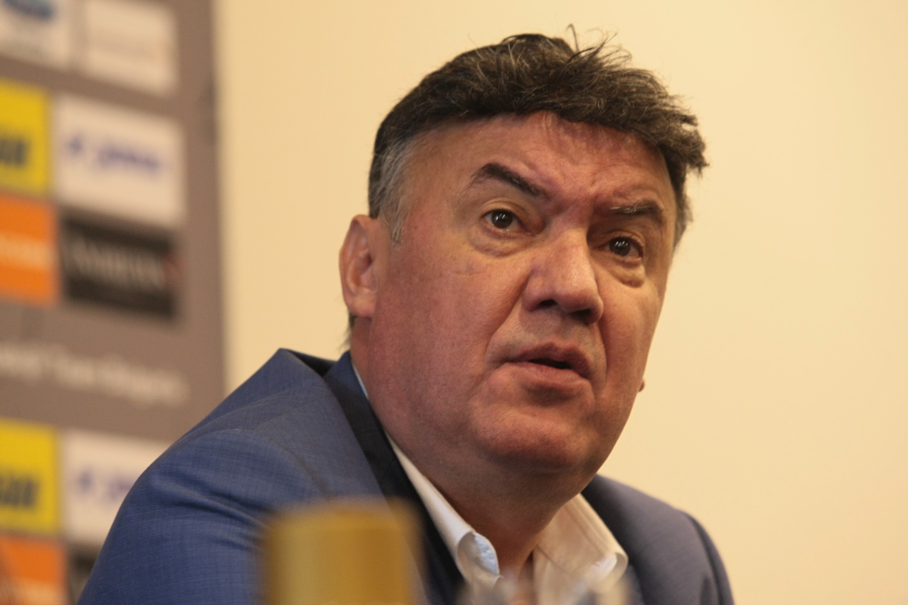 ФИФА и УЕФА поискаха обяснение за оттеглянето на оставката на Михайлов