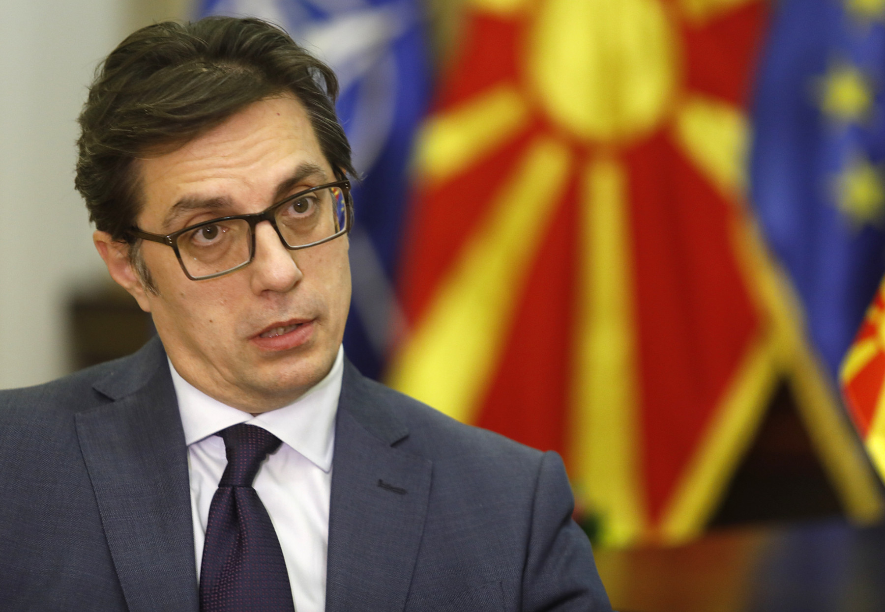 Иван Николов: Идентичността и комплексите на елитите в Скопие