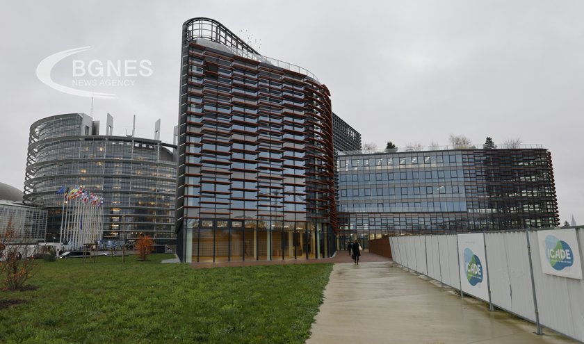 Европарламентът санкционира латвийска евродепутатка заради шпионаж за Русия 