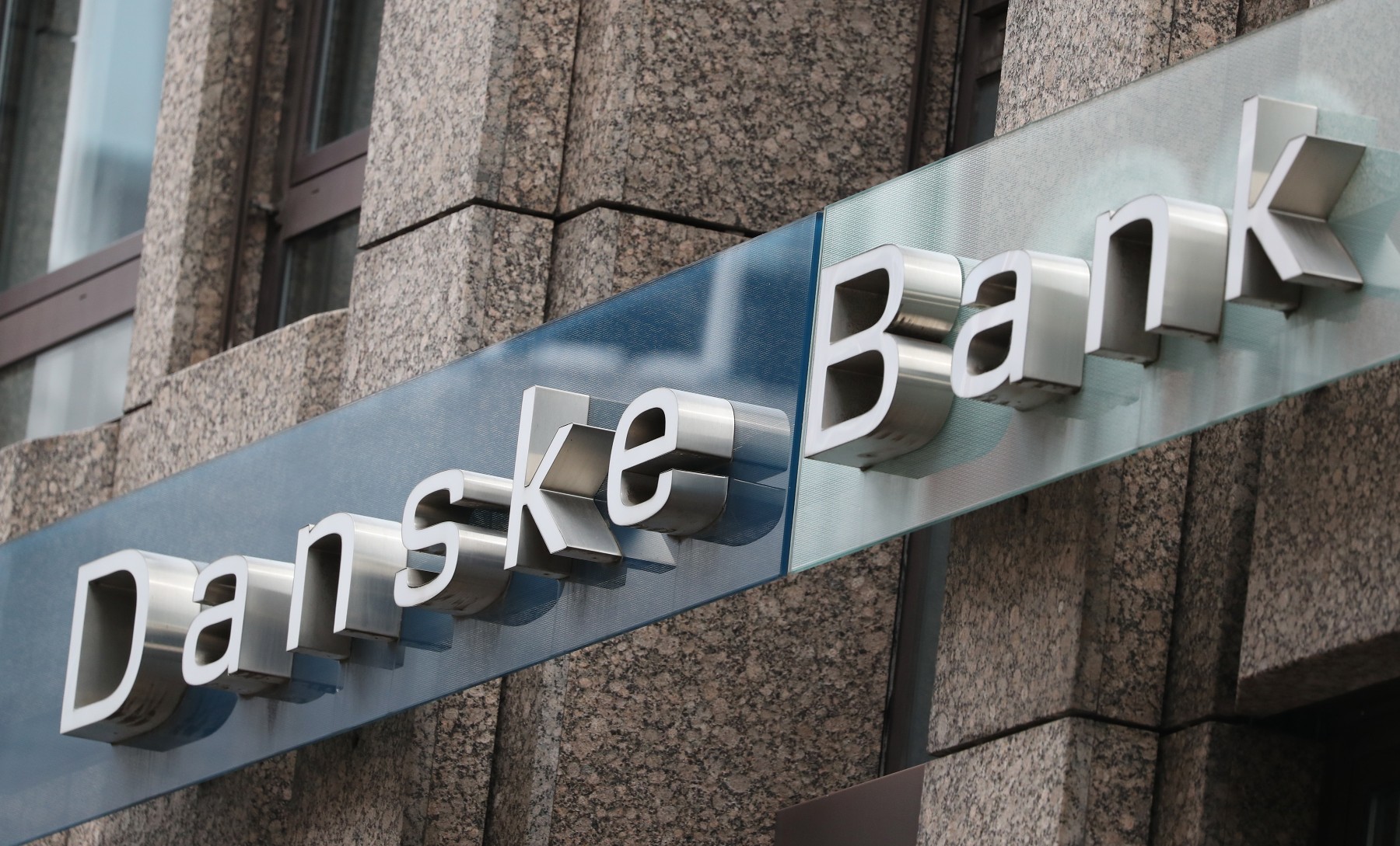 Бивши служители на Danske Bank обвинени в пране на 1,6 млрд. долара