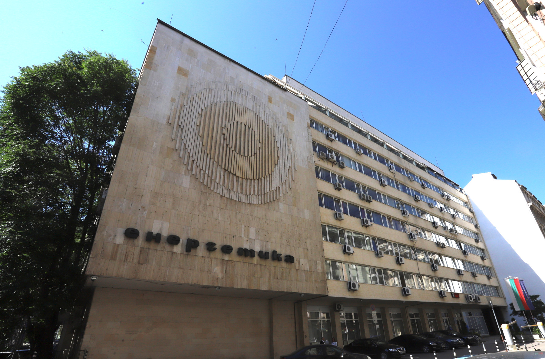 МЕ: Твърденията на Петков за свободни слотове не отговарят на истината