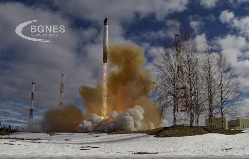 Русия разгръща междуконтинентални балистични ракети "Сармат" с ядрени бойни глави