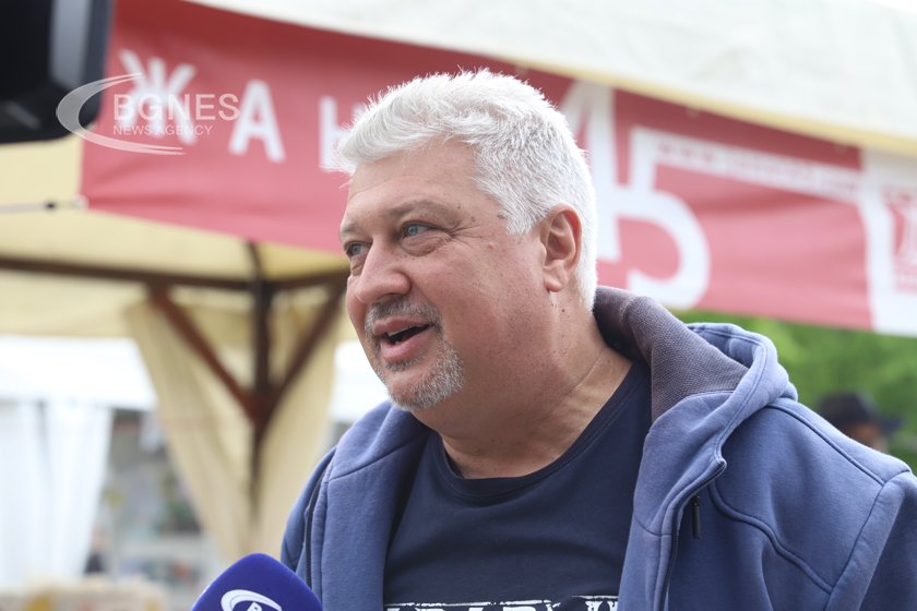 Красимир Лозанов: Голяма част от читателите не са готови да плащат за електронни книги