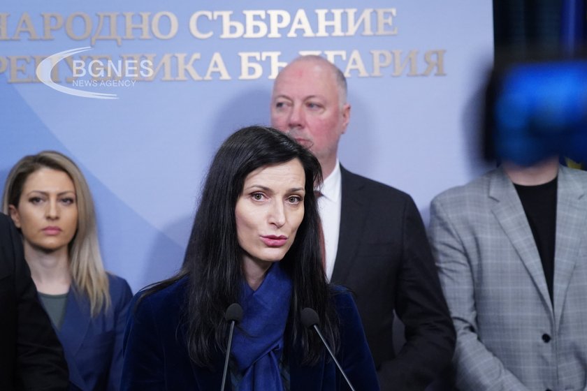 Мария Габриел: Очаквам извинение за епитетите и обидите