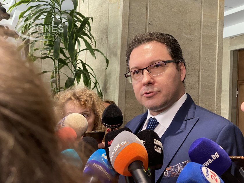 Даниел Митов: Готов съм да поема МВнР