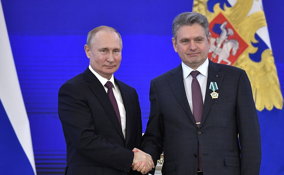 Николай Малинов получи орден от Путин докато има забрана да напуска страната