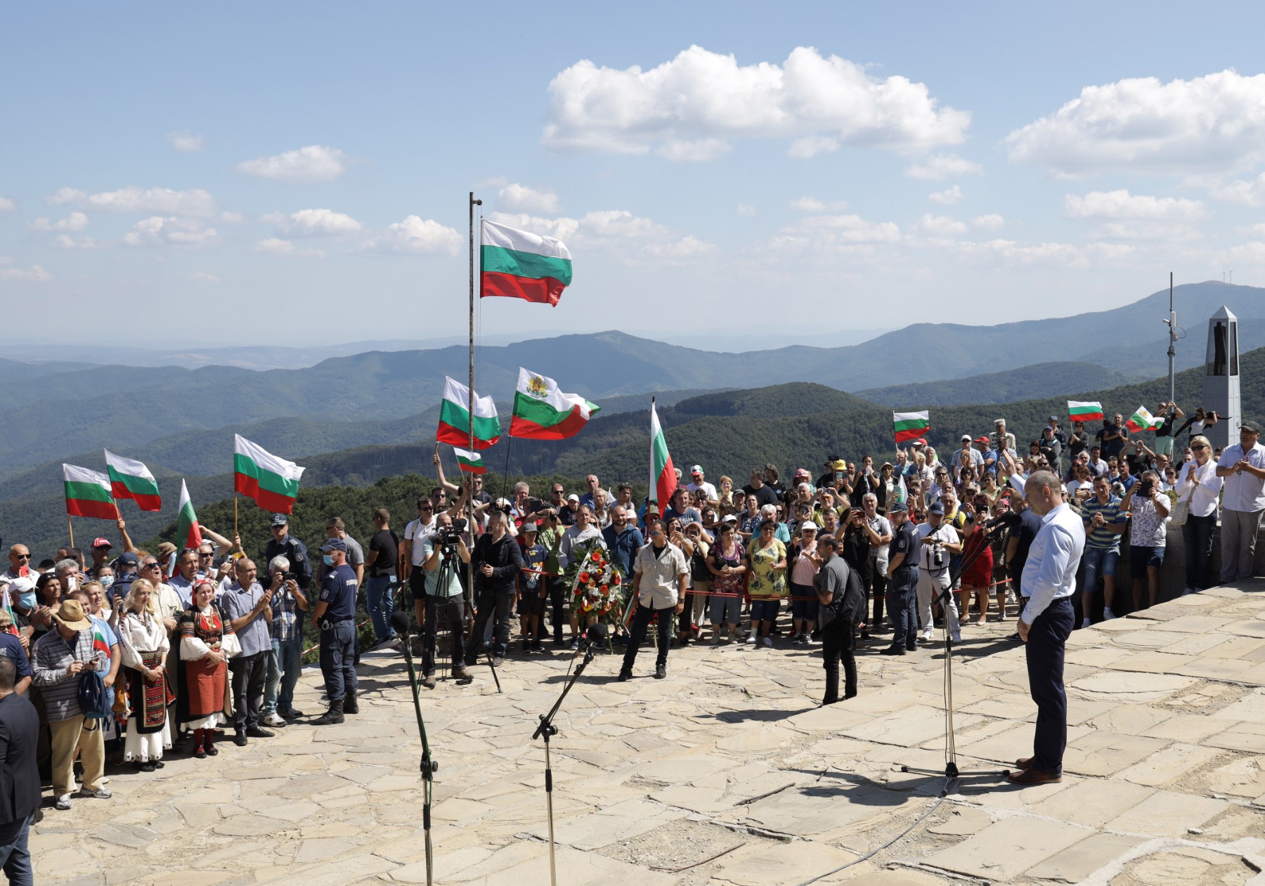 Радев: Шипка е символ на битката, която всеки българин води в сърцето си