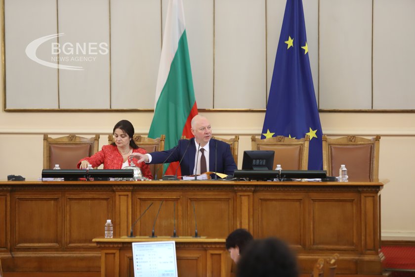 Депутатите удължиха Бюджет 2022 до 31 юли 