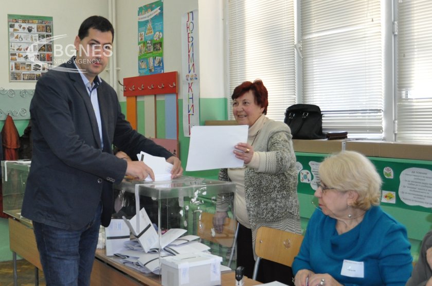 Председателката на общинска комисия в Пловдив твърди, че била принудена да фалшифицира изборите за кмет през 2015 г.