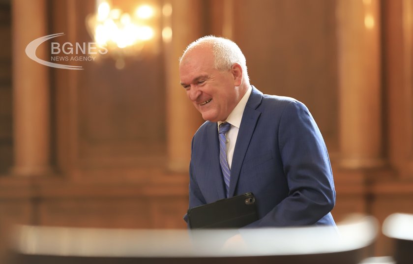Десислава Атанасова: Номинираме Димитър Главчев за шеф на Сметната палата