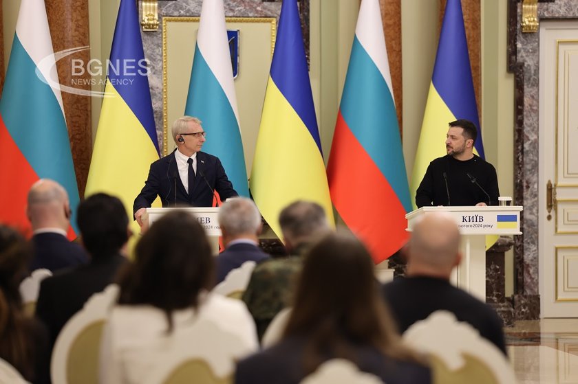  Денков: България е една от водещите страни в света, която помага на Украйна 