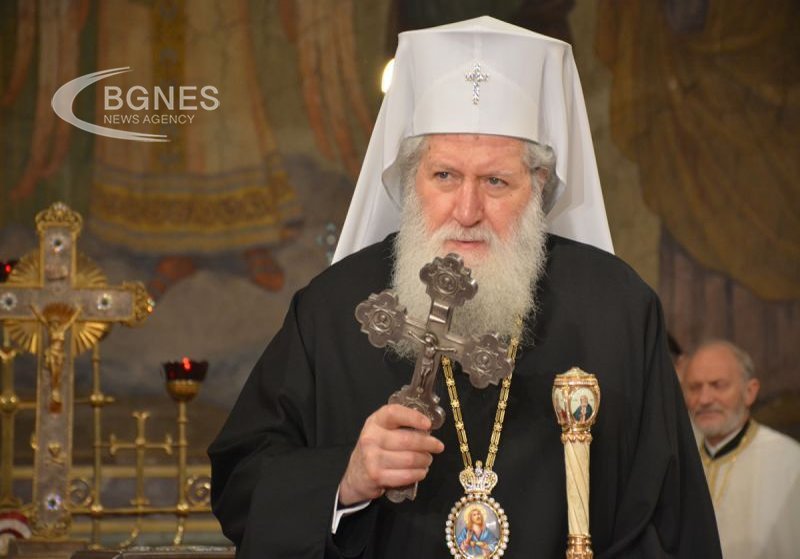 Патриарх Неофит: В нашето размирно време на най-дълбока духовна криза, църквата отново е до нас като оазис