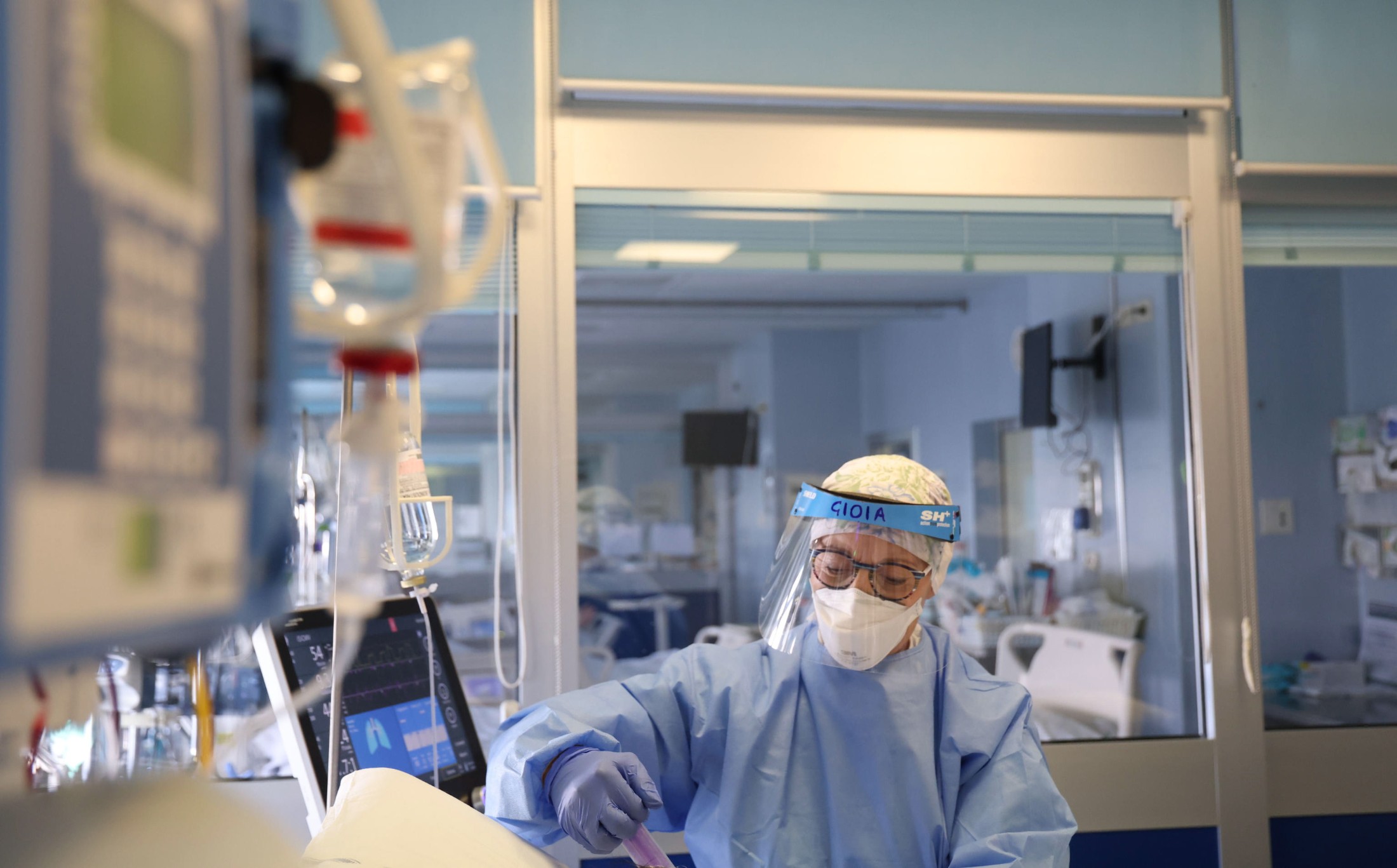 3,004 daily coronavirus cases