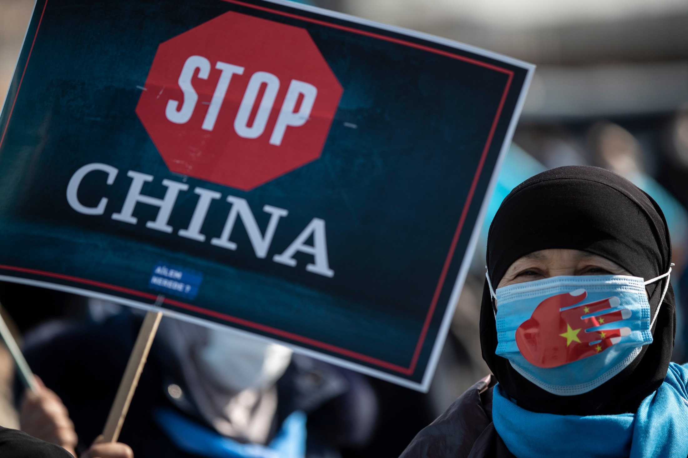 Канада, Великобритания, ЕС и САЩ със санкции срещу Китай за репресиите над уйгури