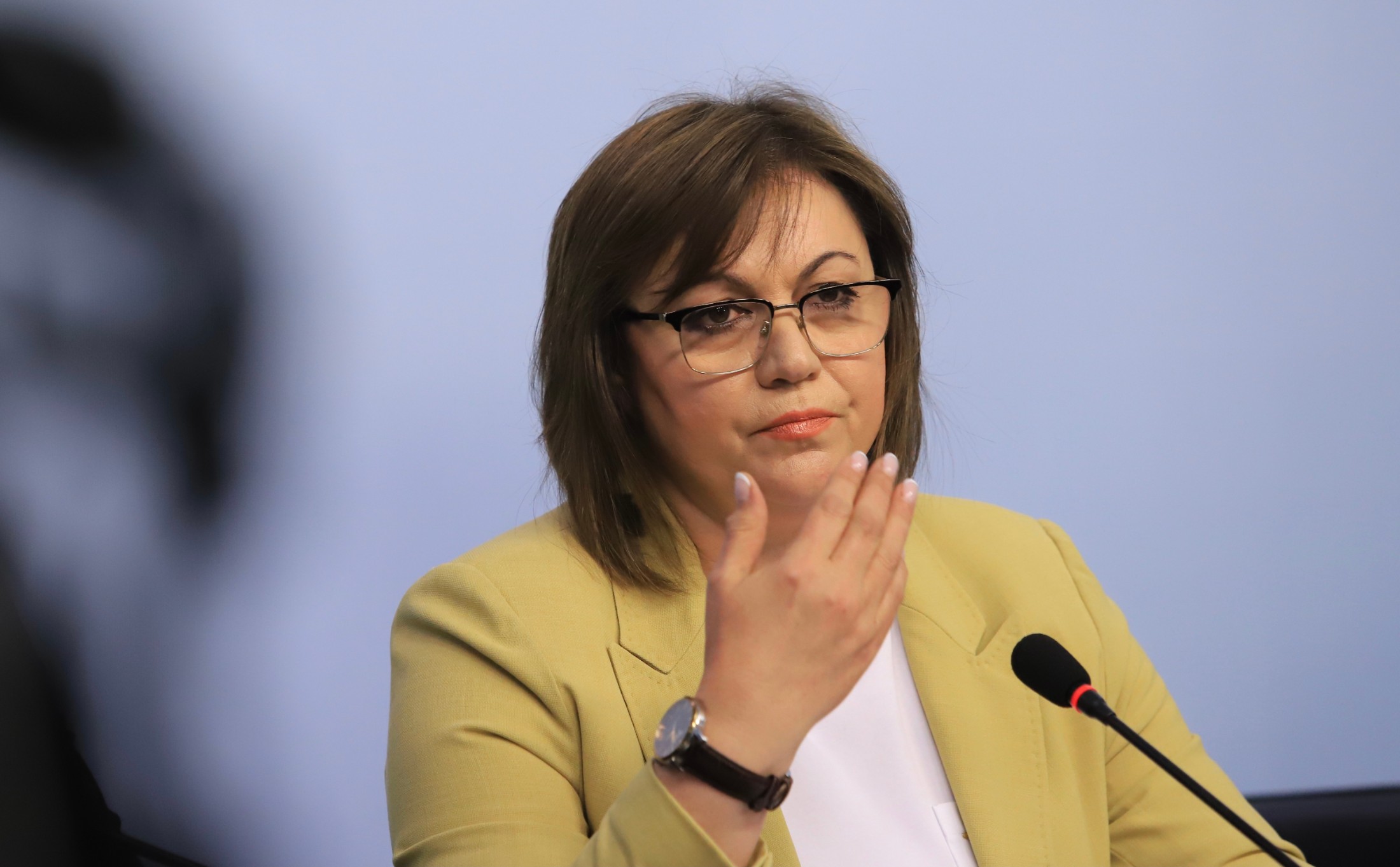 Нинова: Оставка няма да подавам, позицията ни е анти-ГЕРБ коалиция