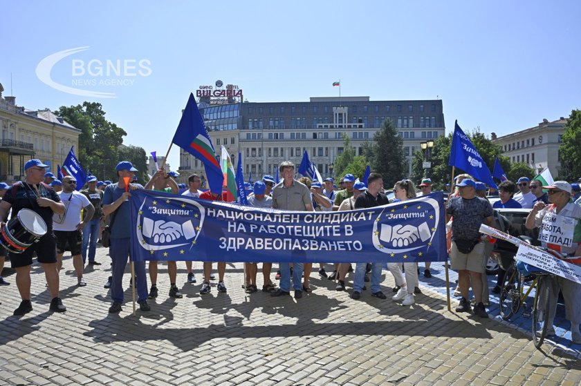 Пореден протест на спешните медици с искане за достойно възнаграждение