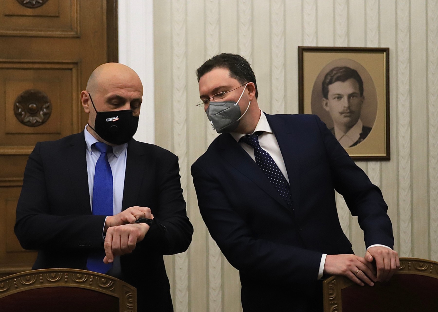 Радев връчва мандат за съставяне на правителство на ГЕРБ