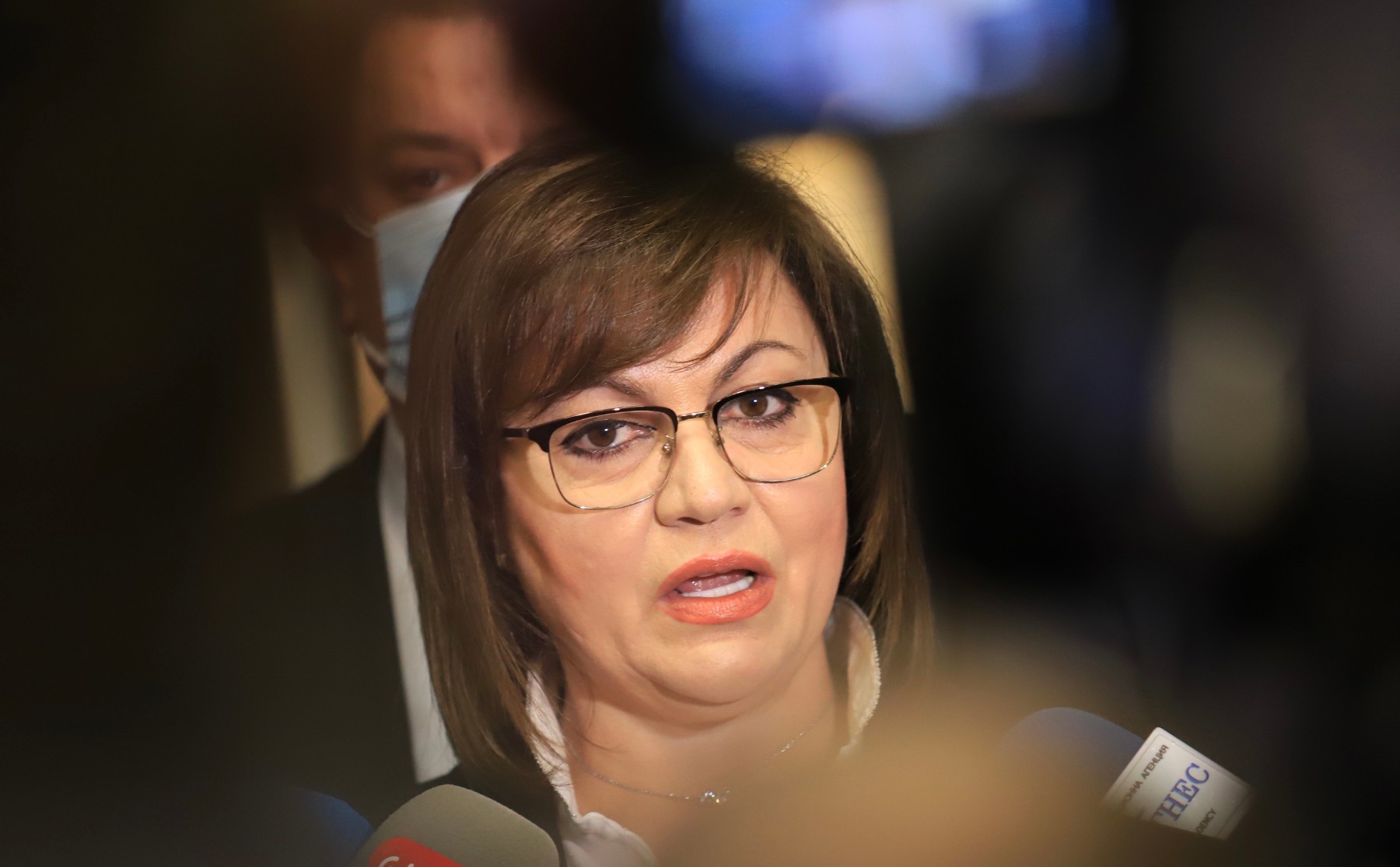 Нинова: Има нова подмяна на истината, някой виждал ли е Трифонов на протестите
