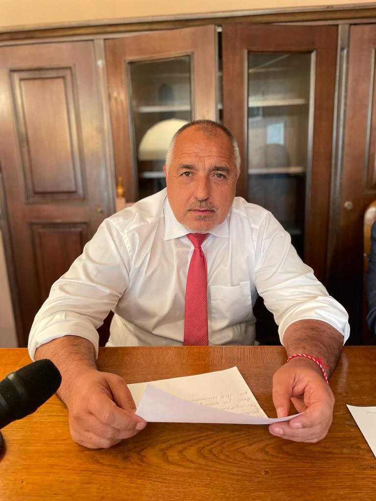 Бойко Борисов: Връщаме мандата