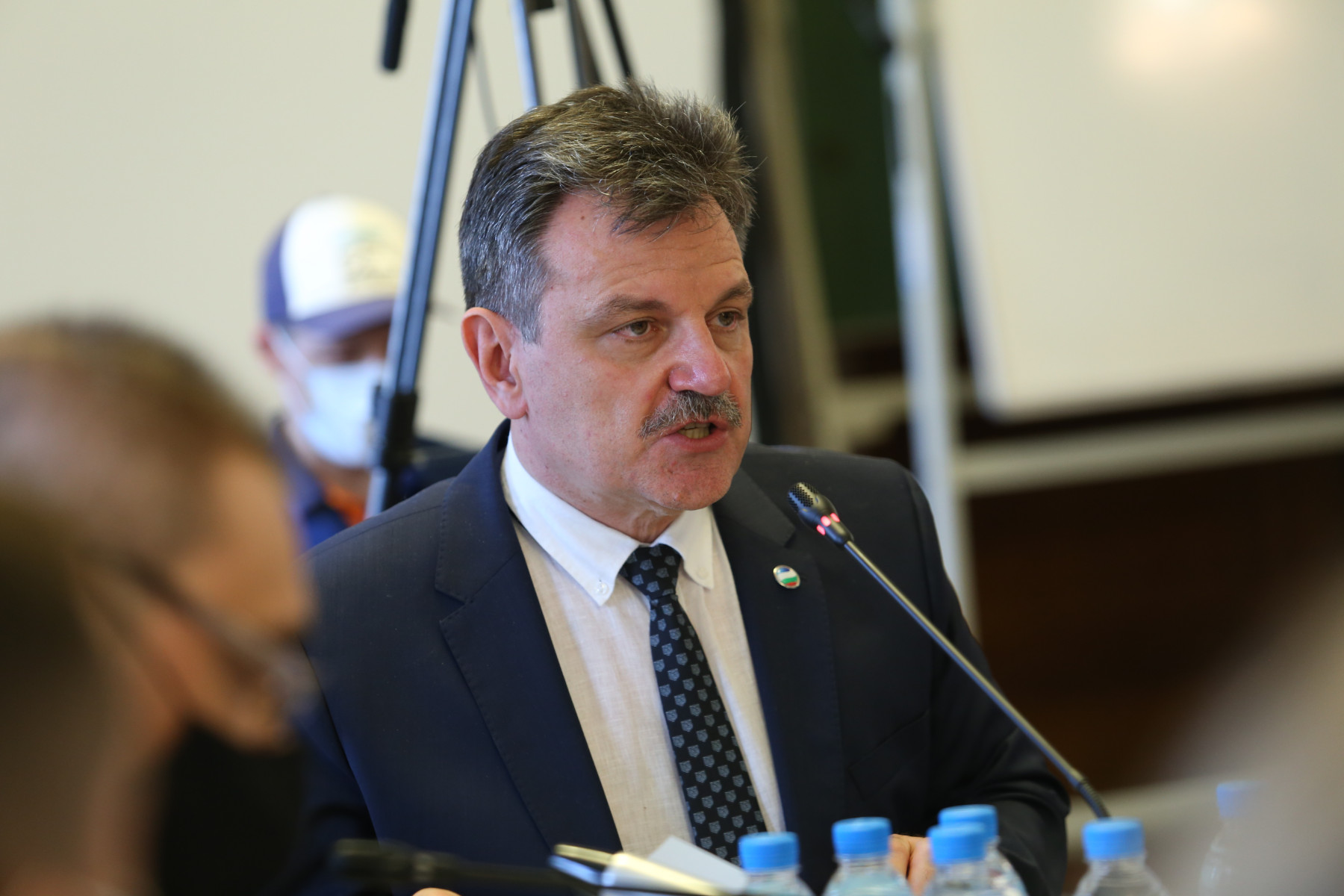 Д-р Симидчиев: Сертификатът да важи за всички депутати