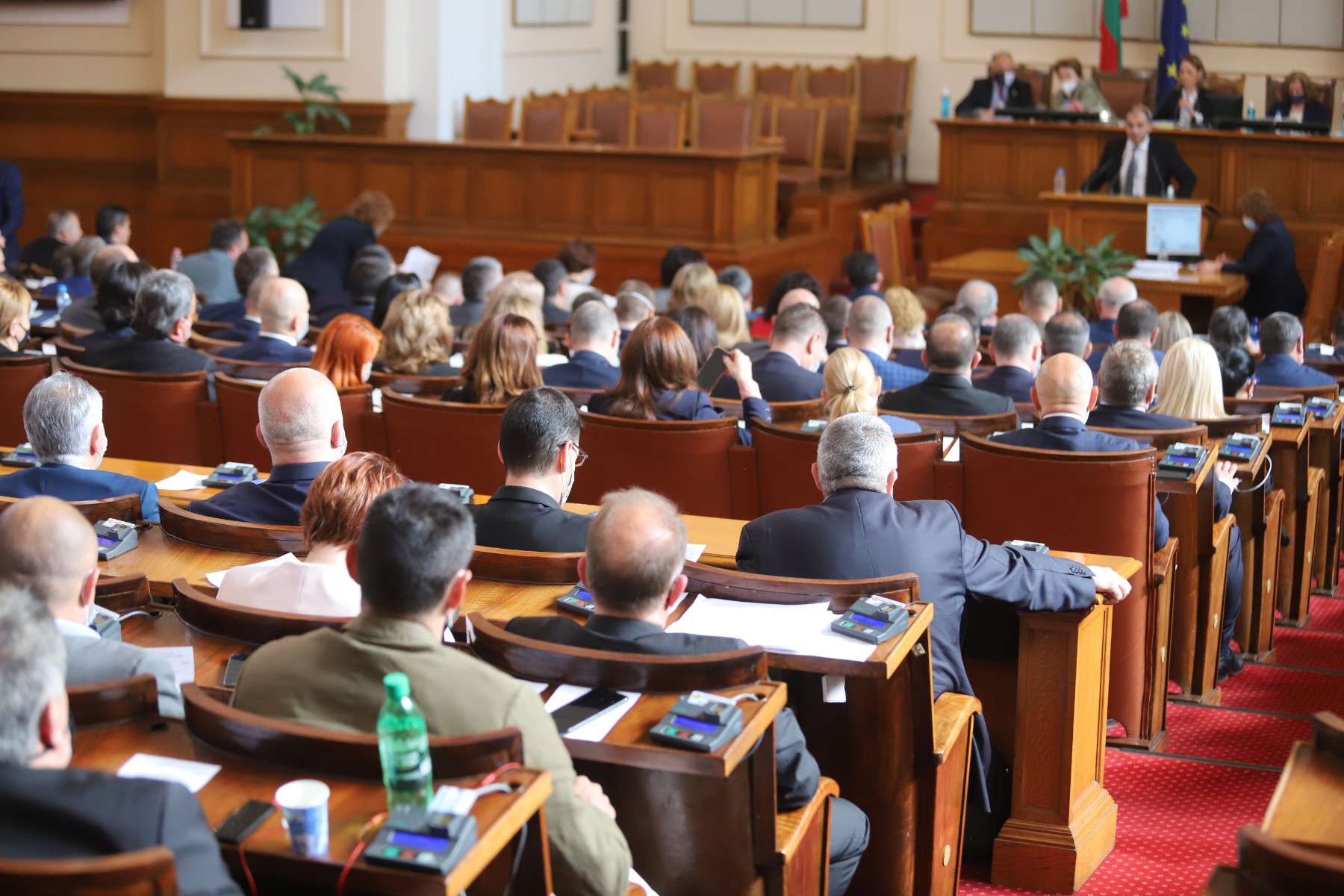 Депутатите обсъждат предложението за 1 лев партийна субсидия