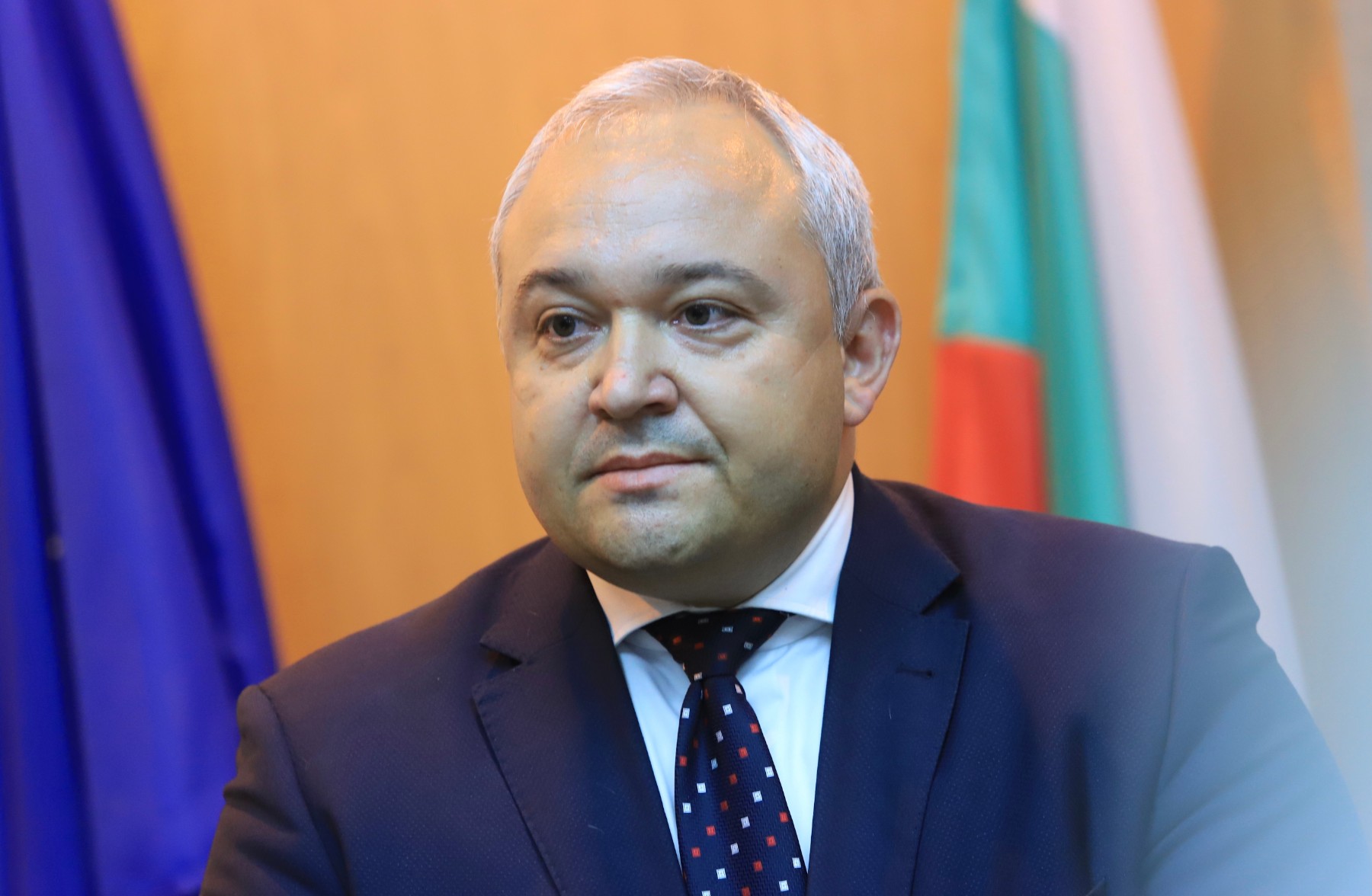 Демерджиев: Границата ни се прескача със стълба, мигрантите плащат и онлайн