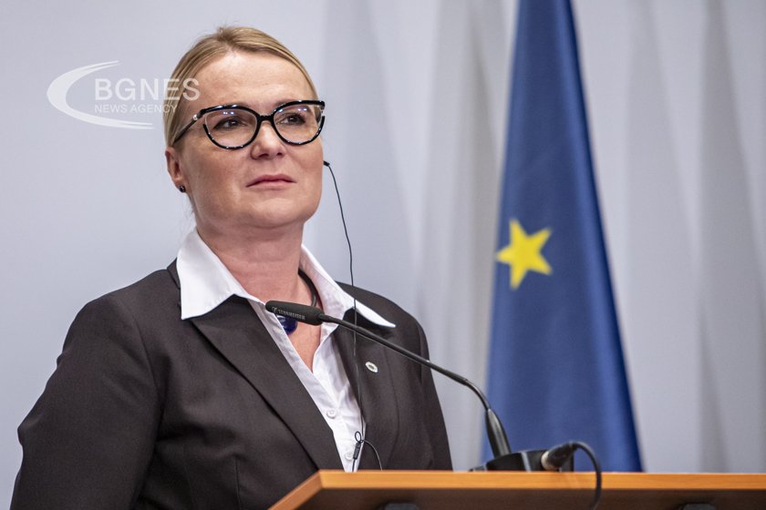 Прага: Европа да не се занимава с дреболии като климата, а да се въоръжи
