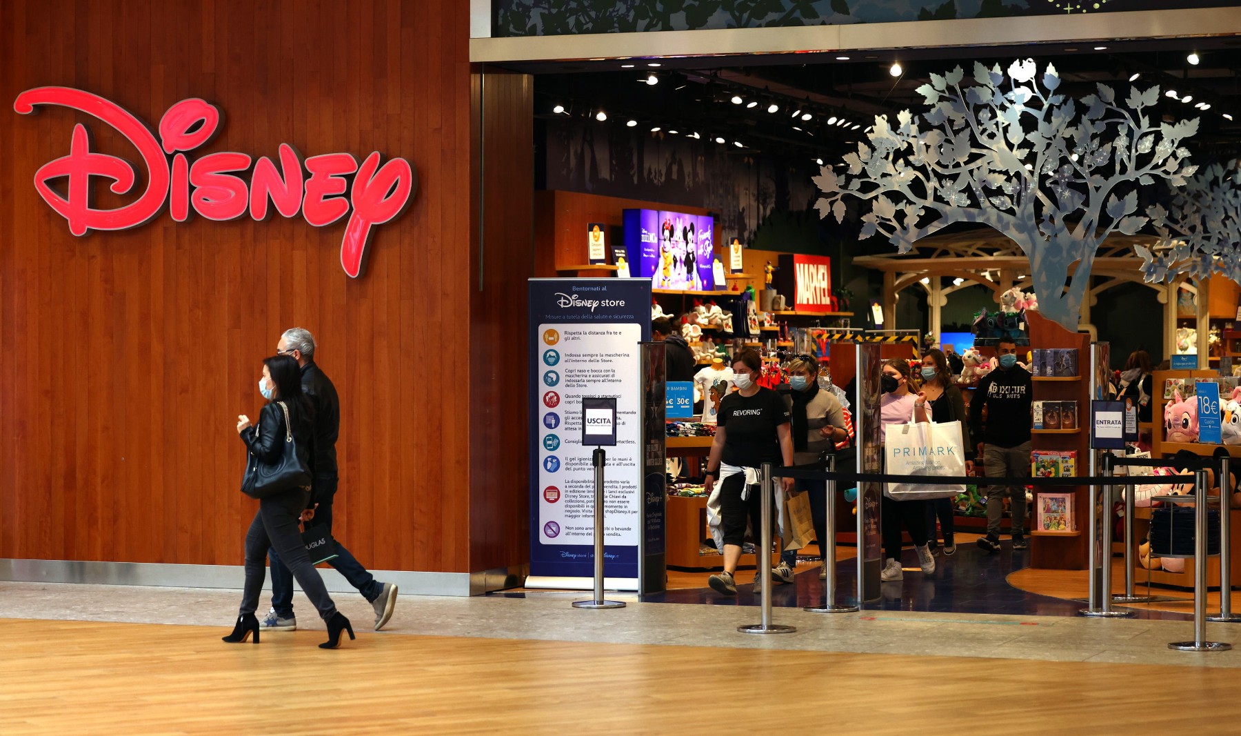 Disney изпревари Netflix по брой стрийминг абонати и вдигна цените
