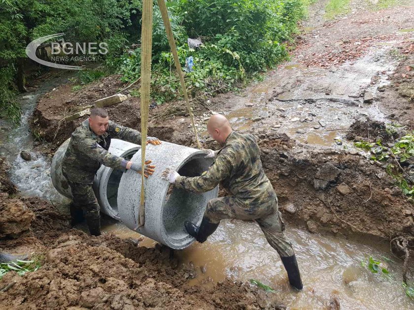 Северозападът бедства под поройни дъждове