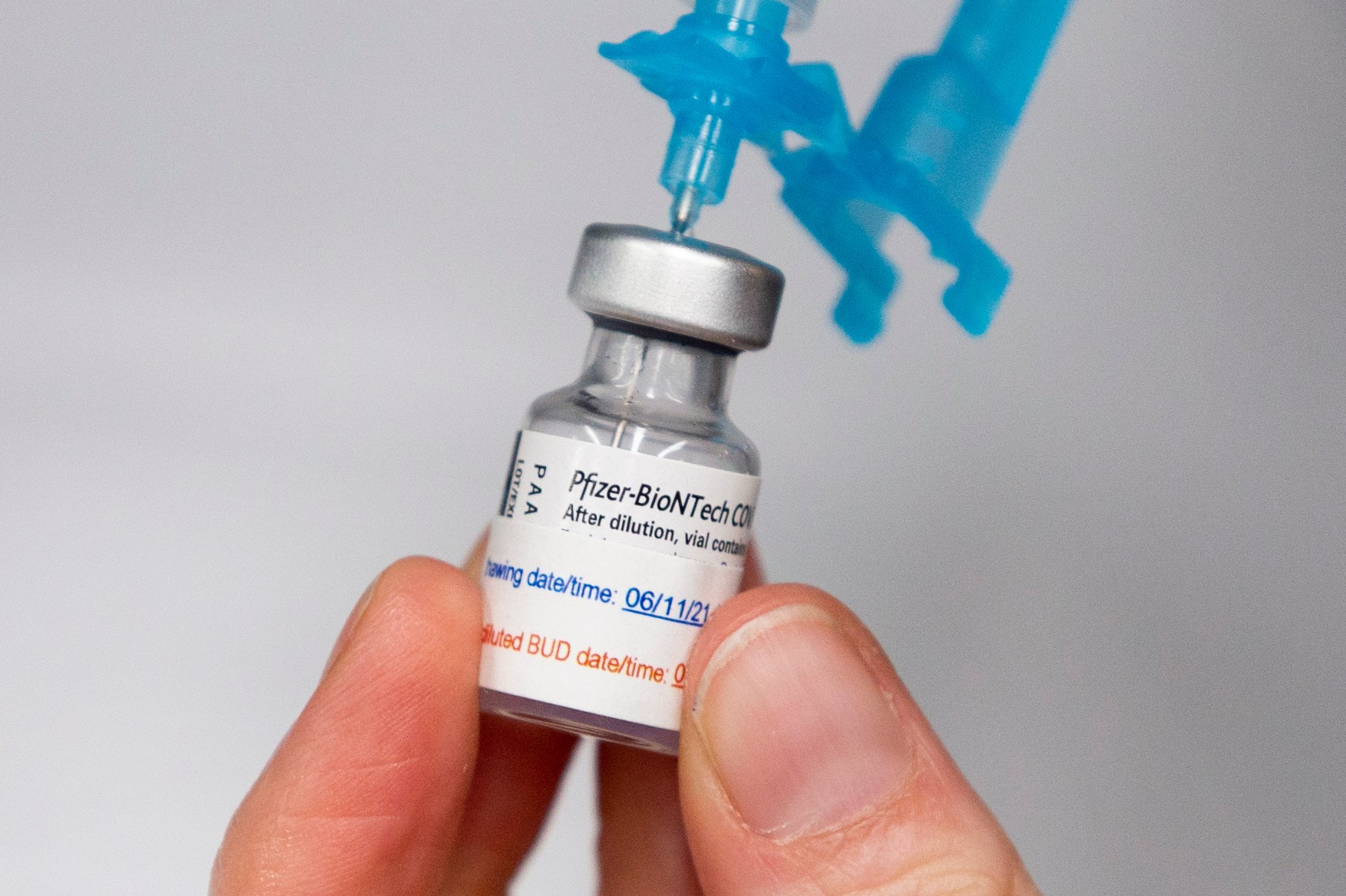 По-дългият интервал между две дози на Pfizer дава по-добър имунитет