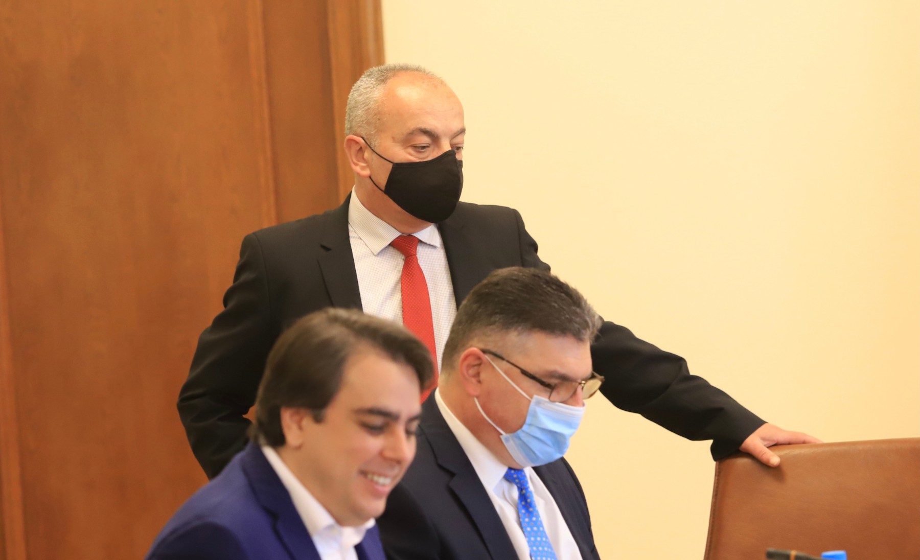 Кабинетът ще освободи шефа на ДАЕУ, одобрява нов размер на пенсията за старост