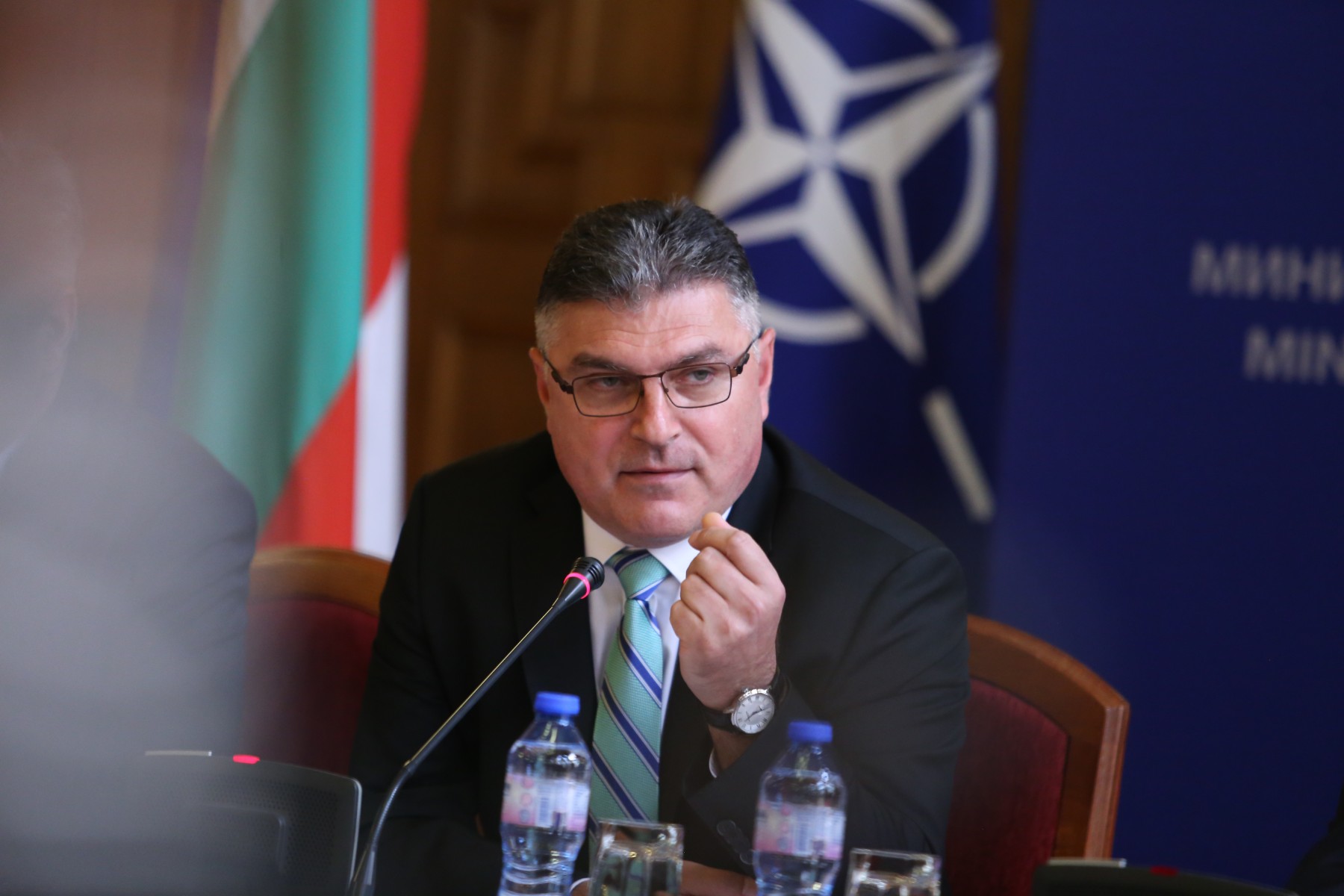 Военният министър: Подготвяме се за мигрантски натиск по границата