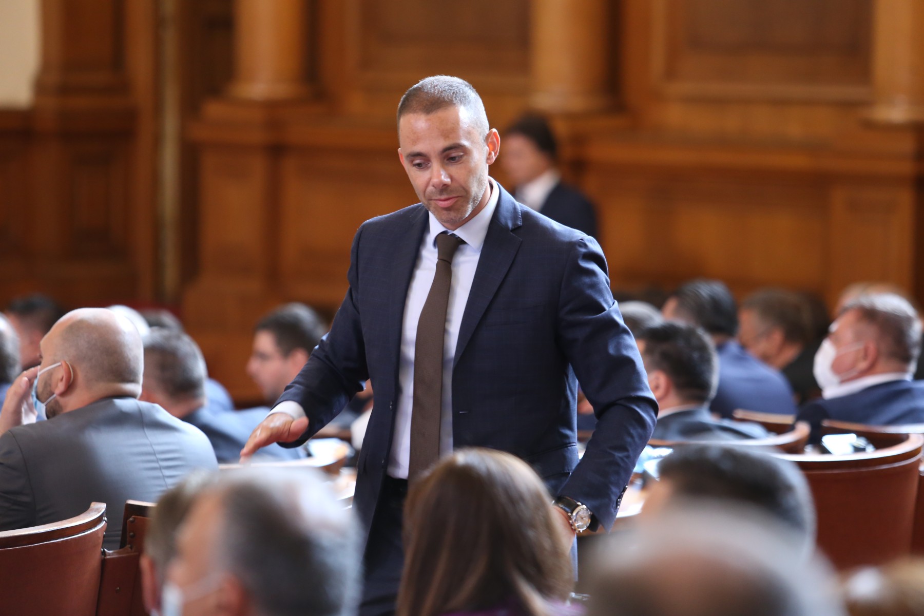 Александър Ненков: Партиите на протеста избягаха от важните решения