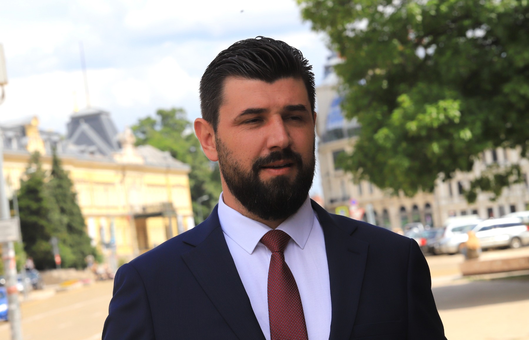 Петър Колев пита Буяр Османи колко българи работят във външното министерство на РСМ