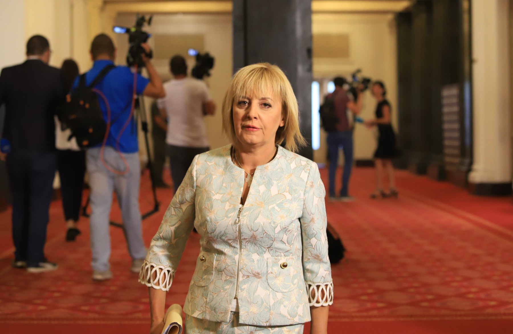 Манолова: Очакваме президентът да не бърза с втория мандат
