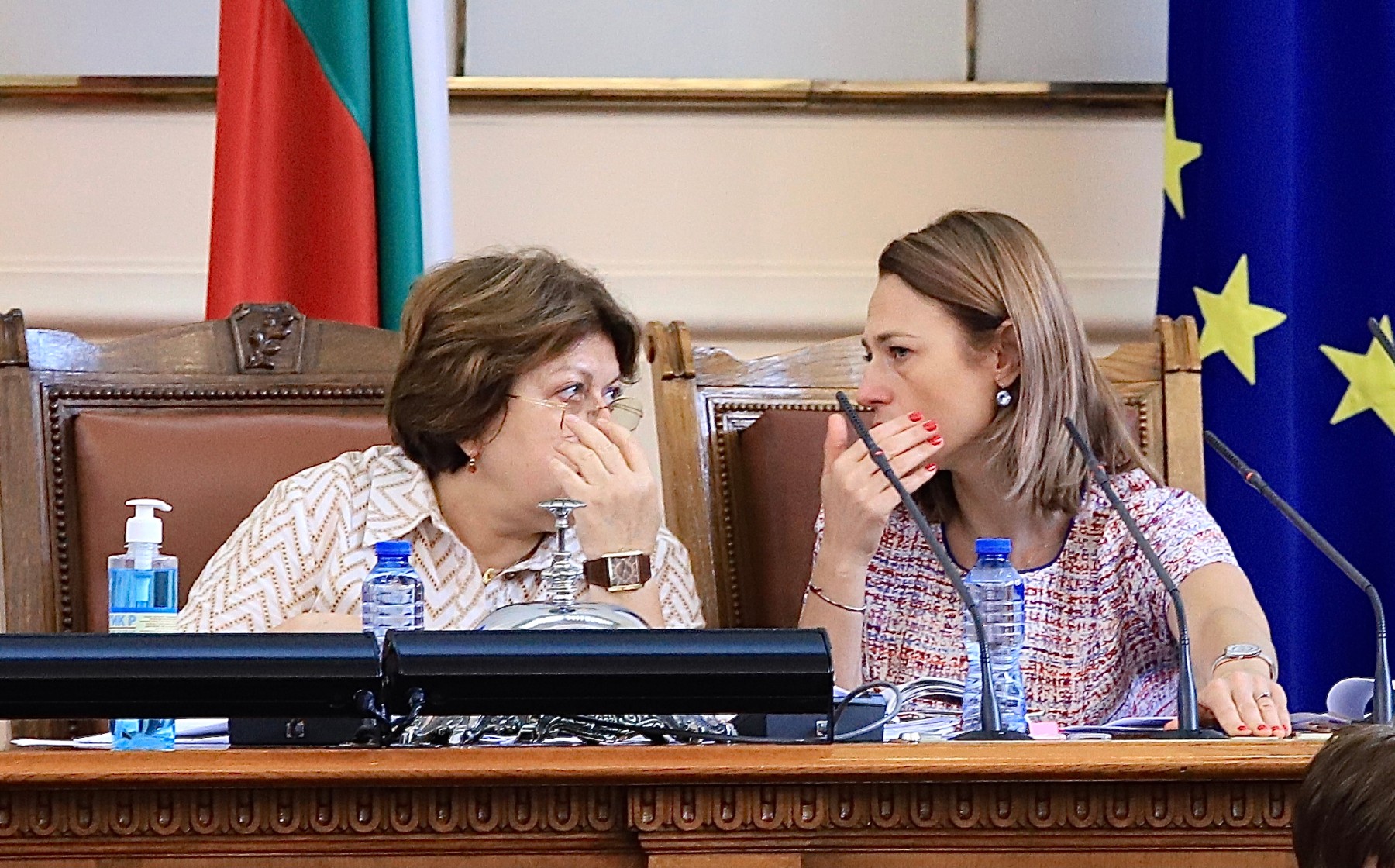 Ива Митева: Дончева не ми е намеквала за пари