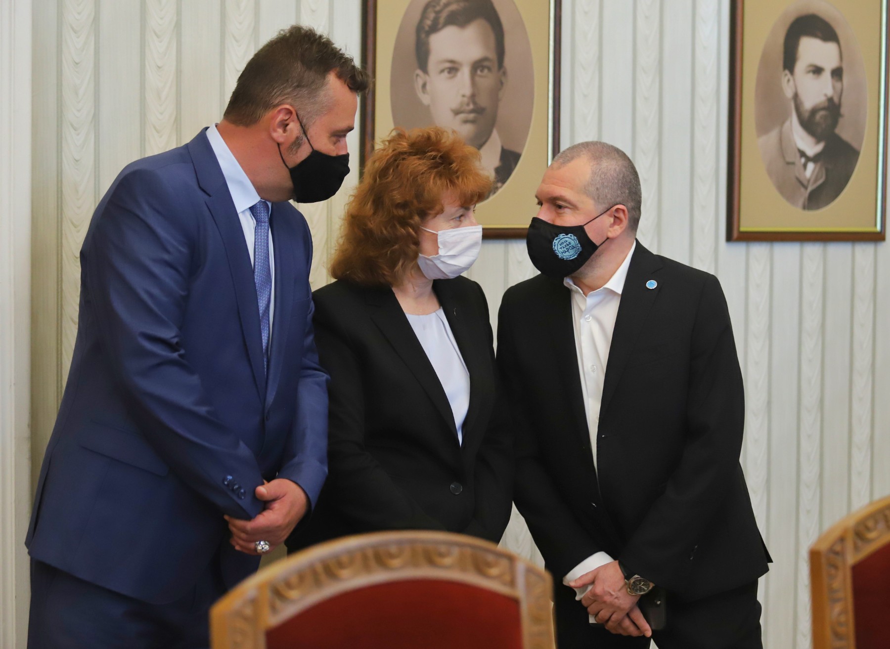 Радев: Трябва да изчерпаме всички възможности ; ИТН: Няма да подкрепим трети мандат