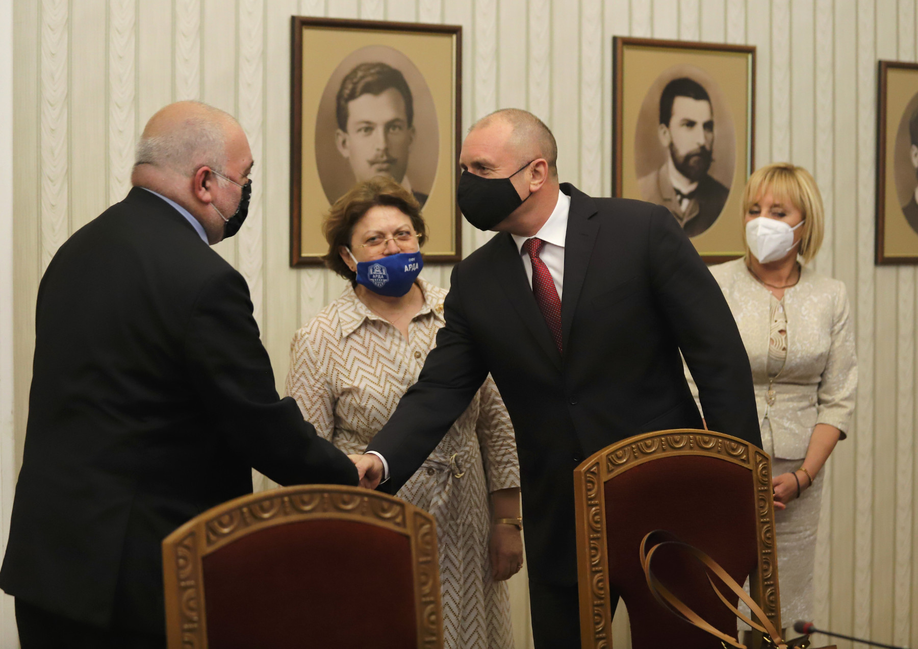 Бабикян за шансовете за правителство: Това е тото