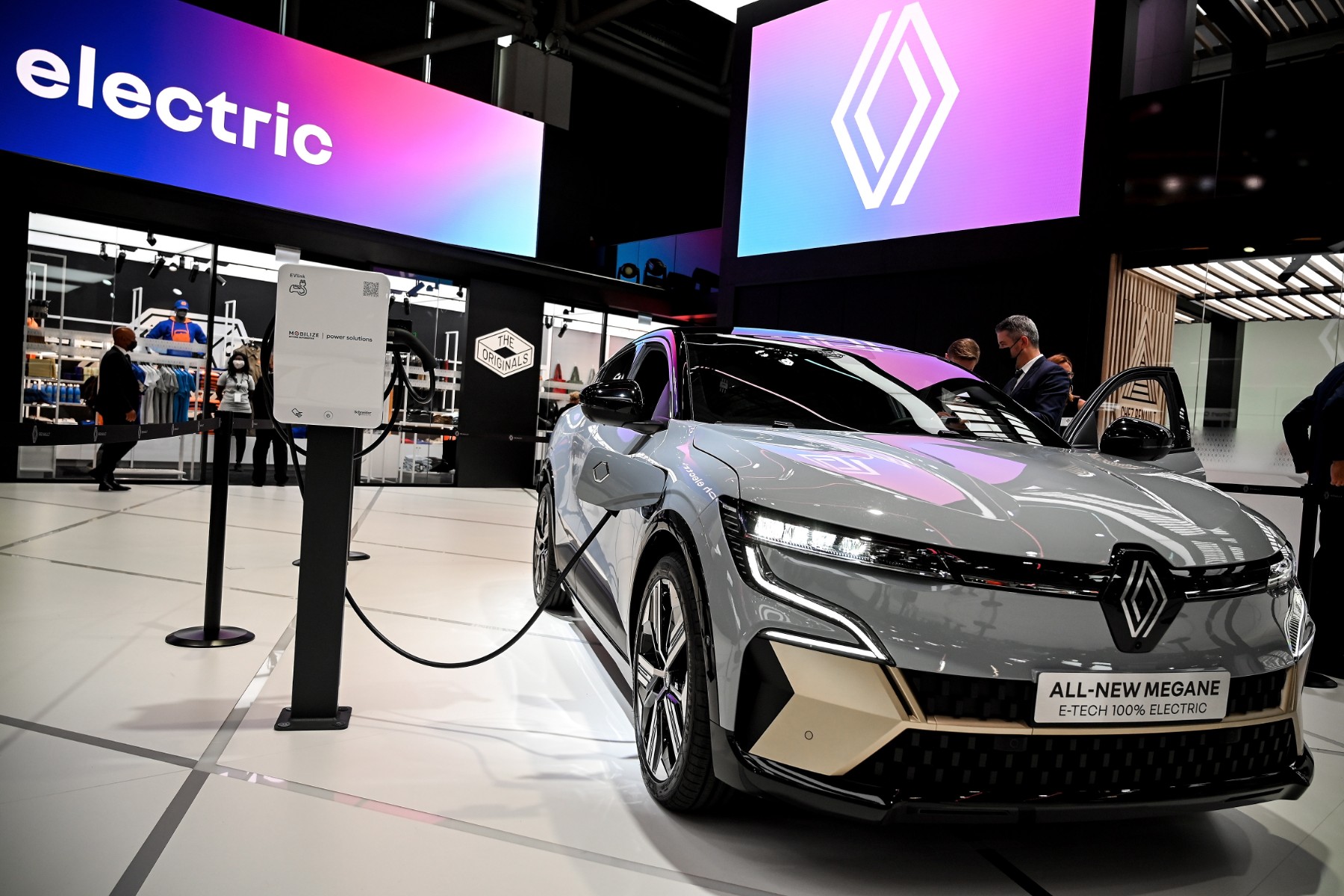 Автомобилите на „Рено“ в Европа изцяло електрически до 2030 г.
