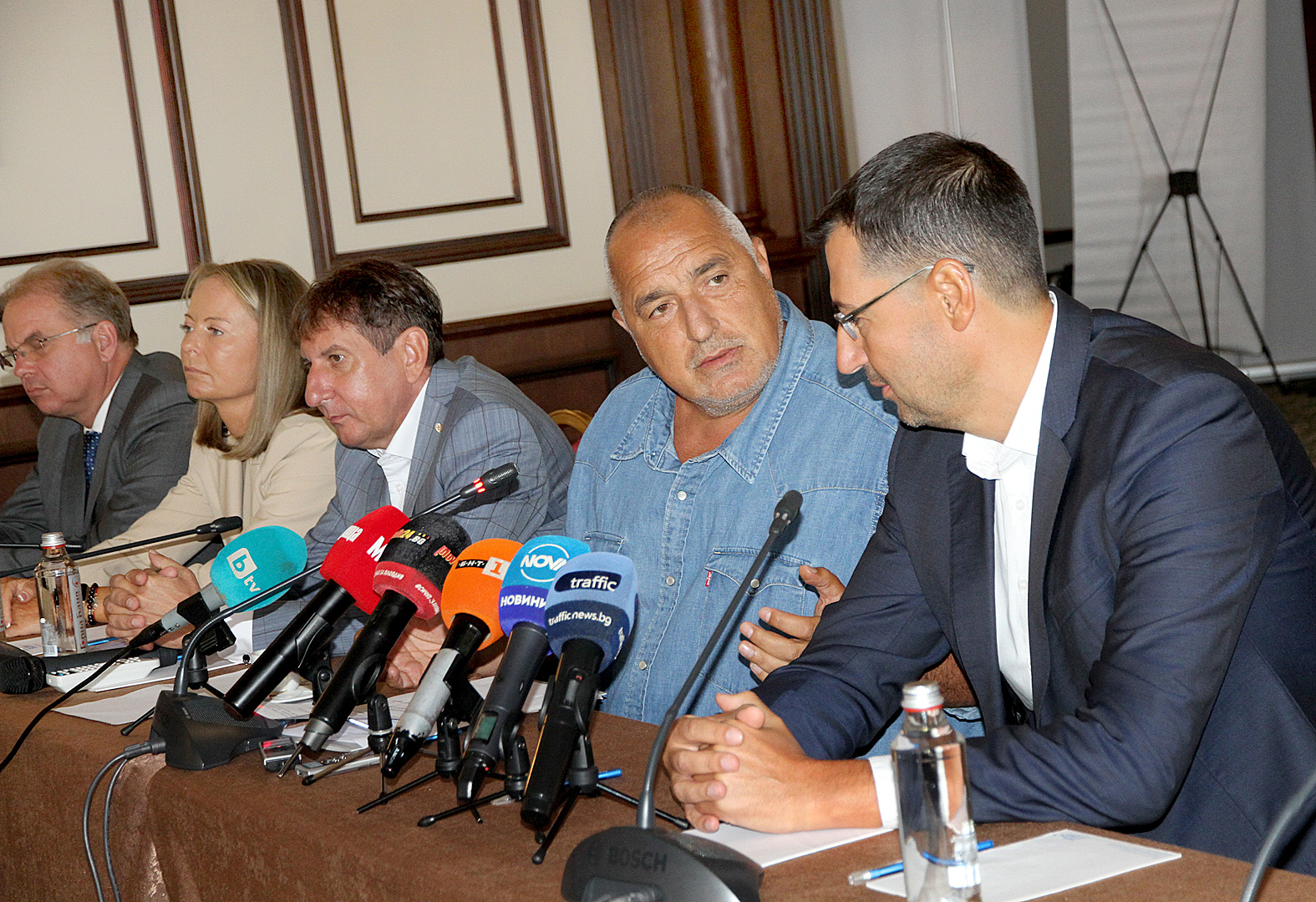 ГЕРБ-СДС в Пловдив спира за пет дни предизборната кампания в областта и за неопределено време в Карловско