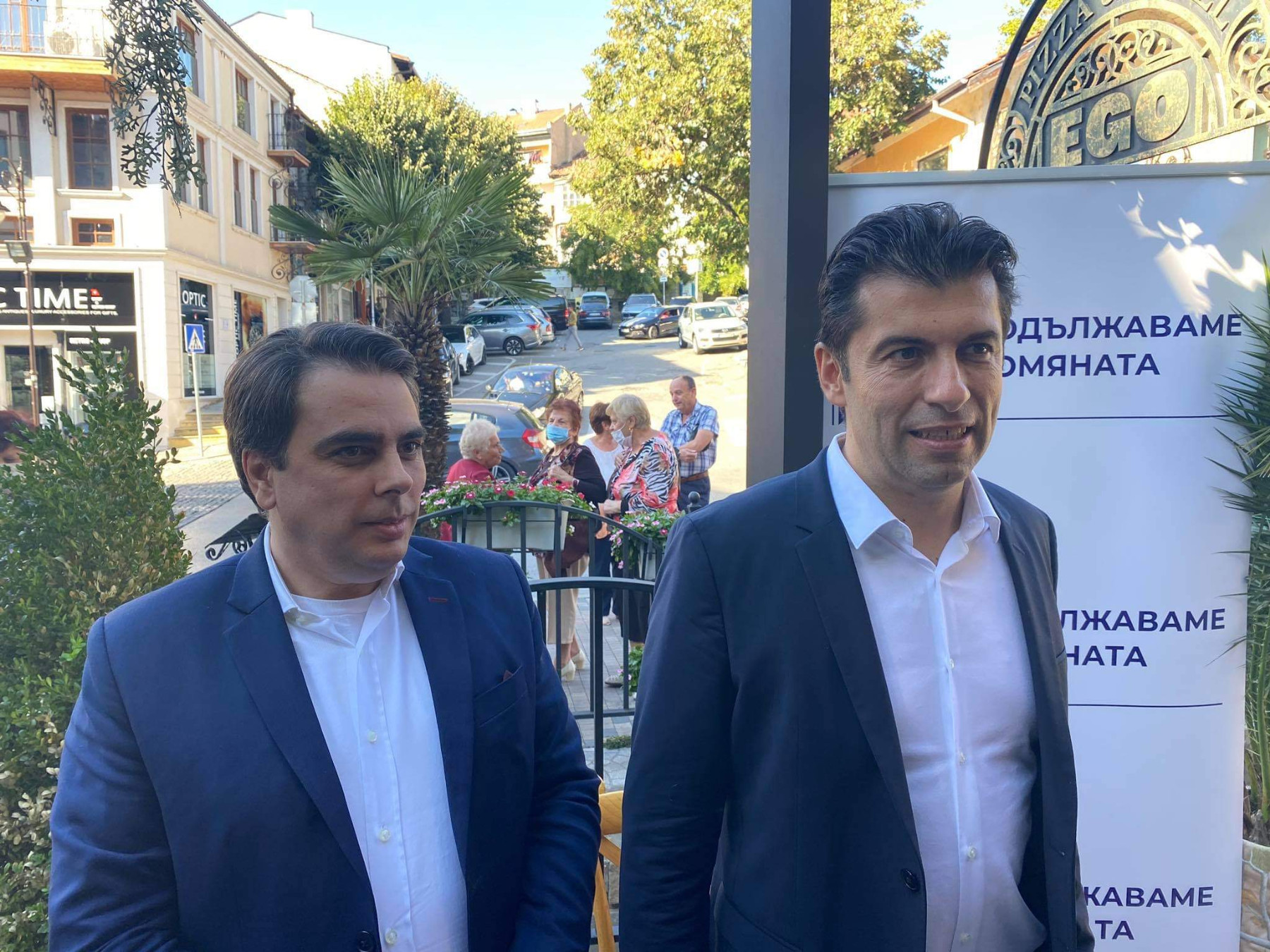 Петков: Нито Радев, нито Прокопиев седят зад нас
